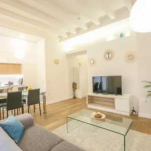 https://tl-triana-loft-de-diseno-nuevo-junto-al-centro.es-andalucia.com